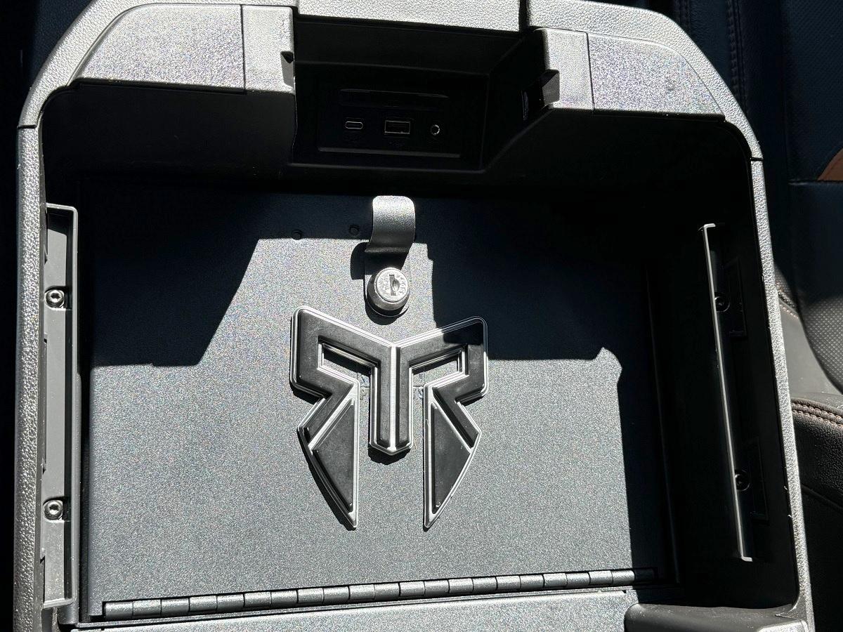 GMC Sierra 1500 4WD Crew Cab 147" AT4 2021