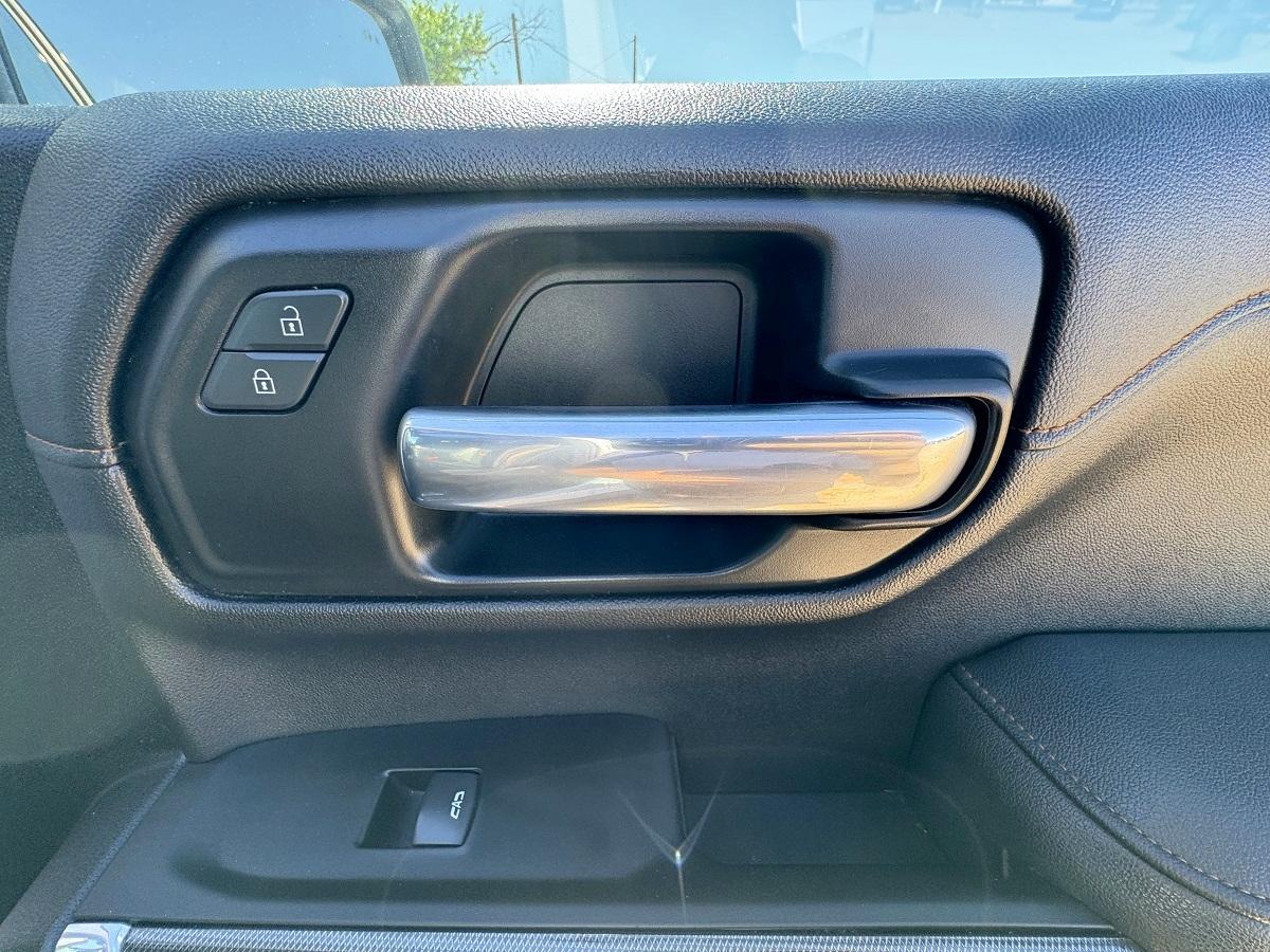 GMC Sierra 1500 4WD Crew Cab 147" AT4 2021