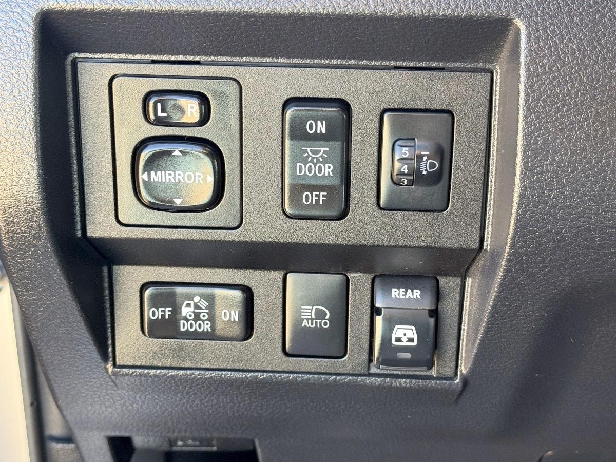 Toyota Tundra 4WD Limited CrewMax 5.5' Bed (Natl) 2018