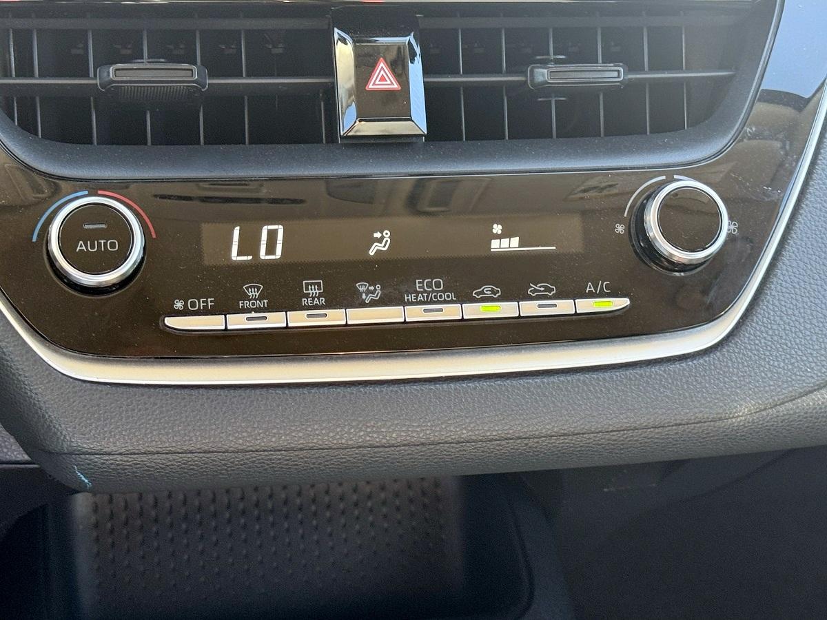 Toyota Corolla LE CVT (Natl) 2022