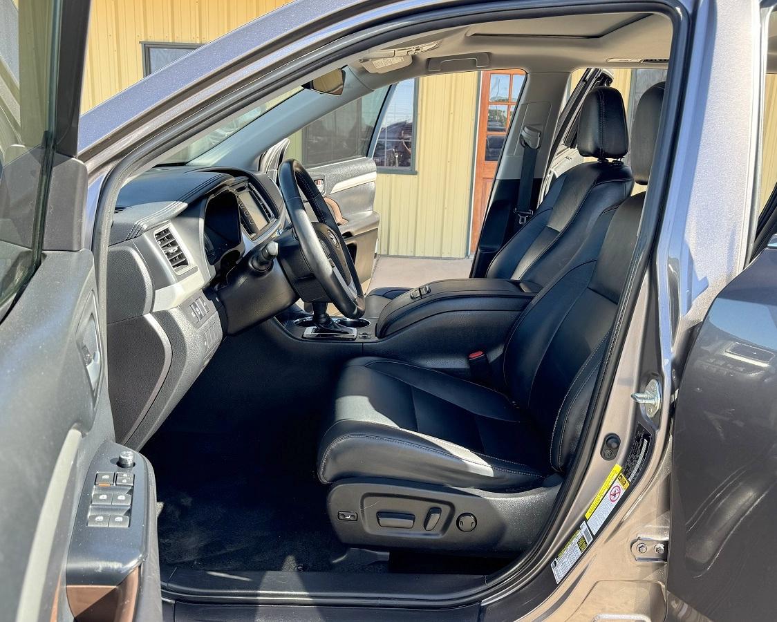 Toyota Highlander XLE V6 FWD (Natl) 2019