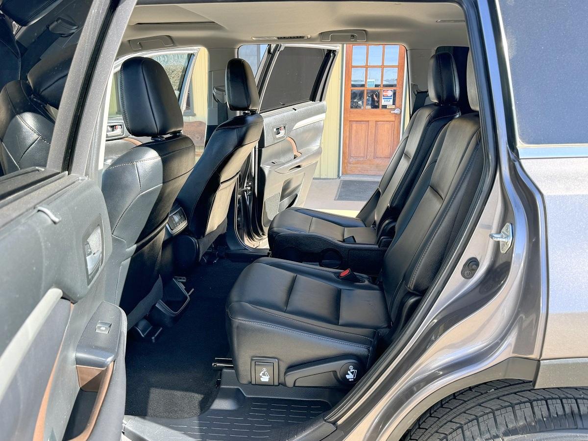 Toyota Highlander XLE V6 FWD (Natl) 2019