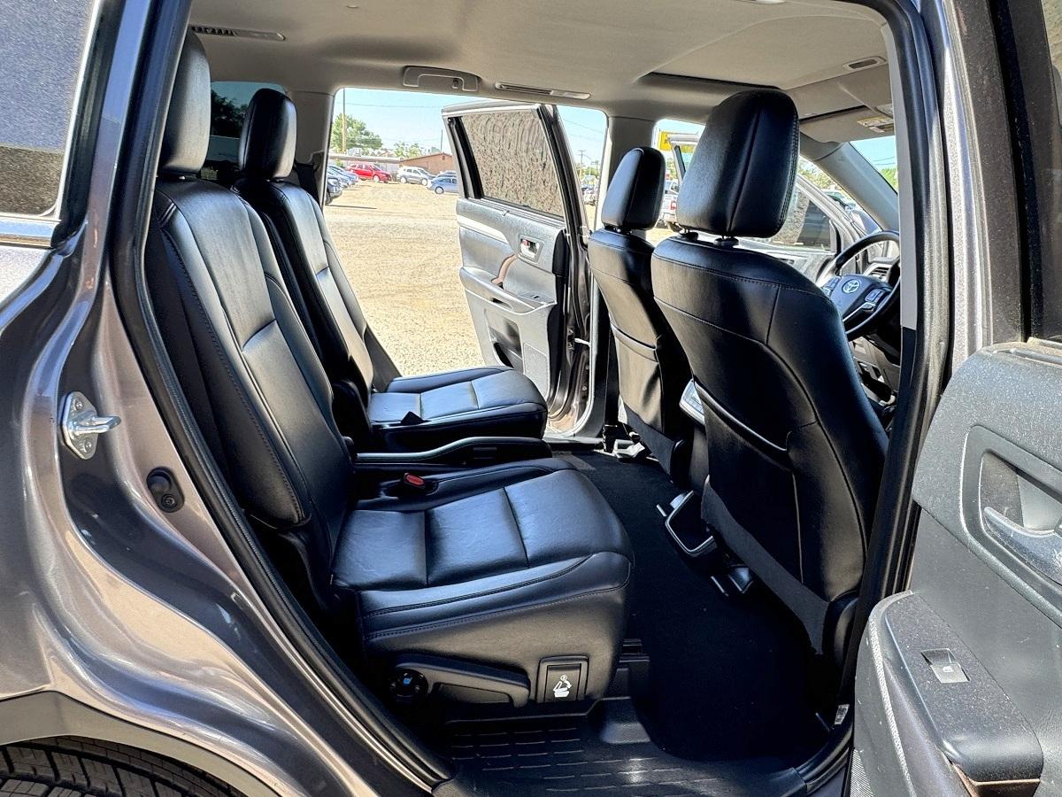 Toyota Highlander XLE V6 FWD (Natl) 2019