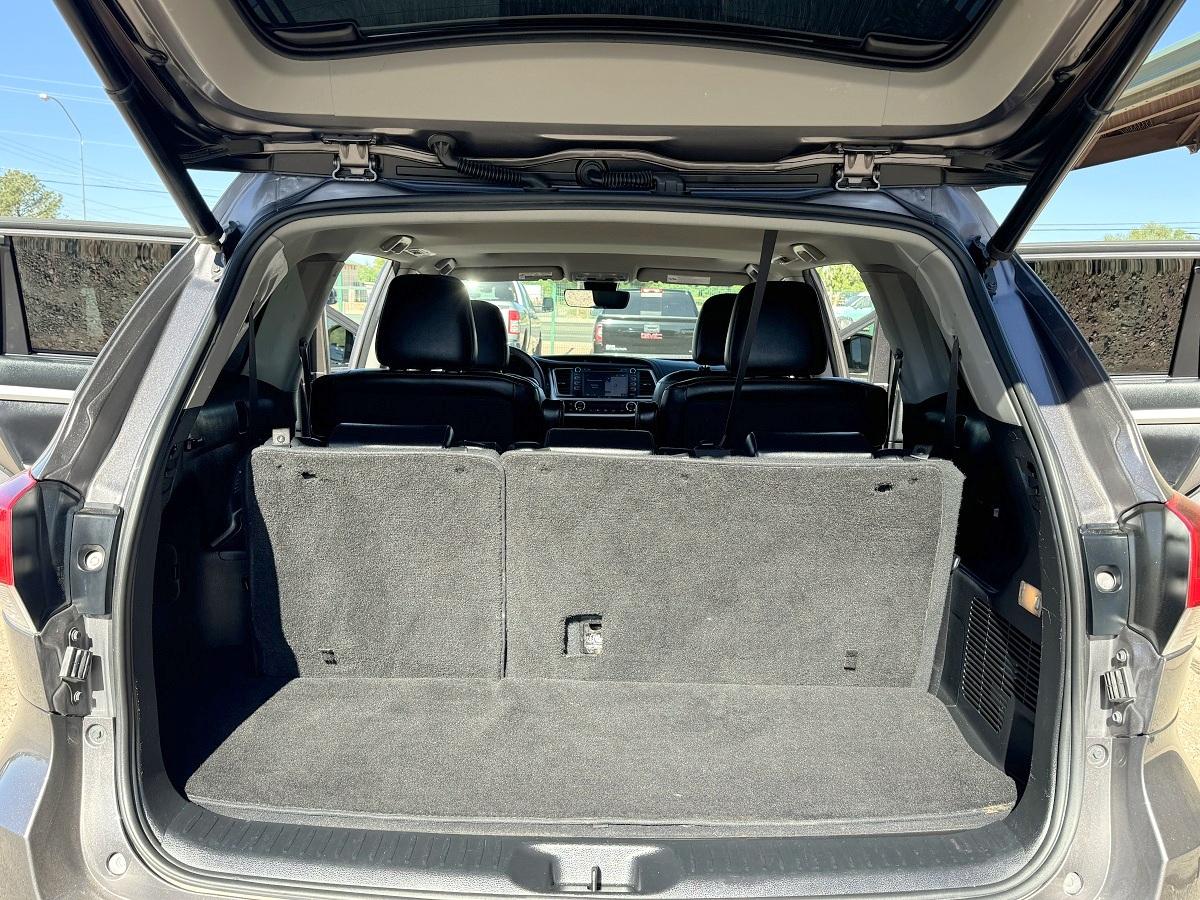 Toyota Highlander XLE V6 FWD (Natl) 2019