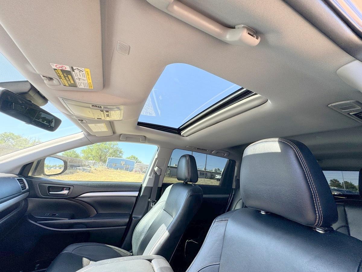 Toyota Highlander XLE V6 FWD (Natl) 2019