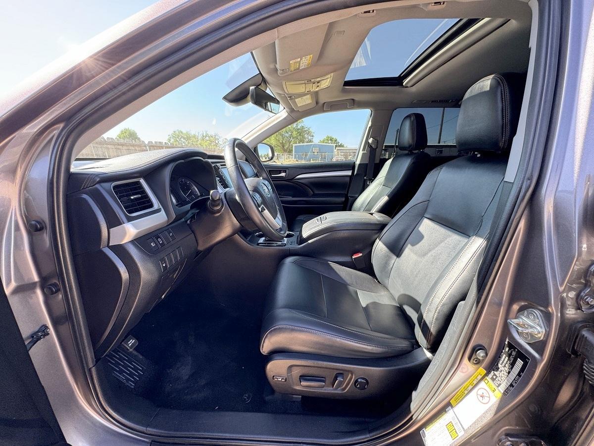 Toyota Highlander XLE V6 FWD (Natl) 2019