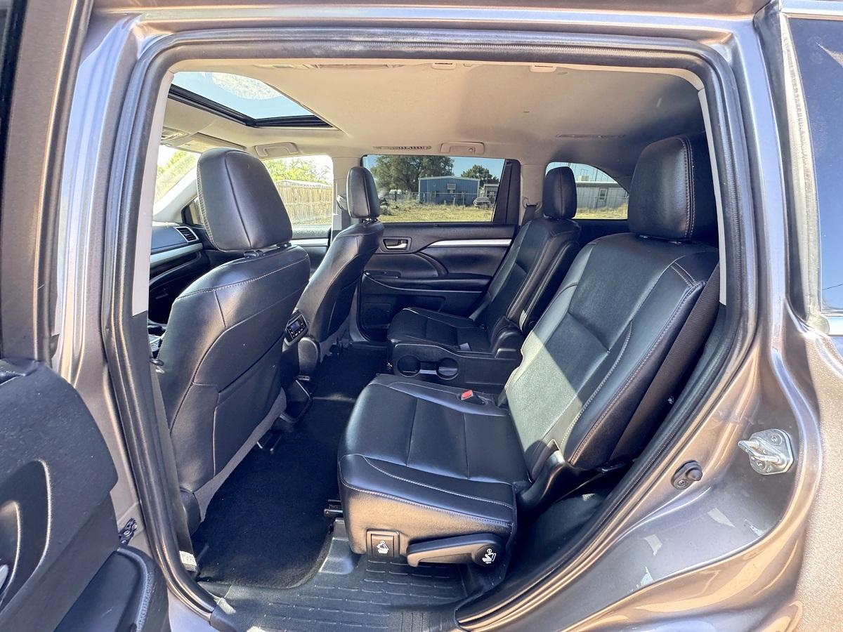 Toyota Highlander XLE V6 FWD (Natl) 2019