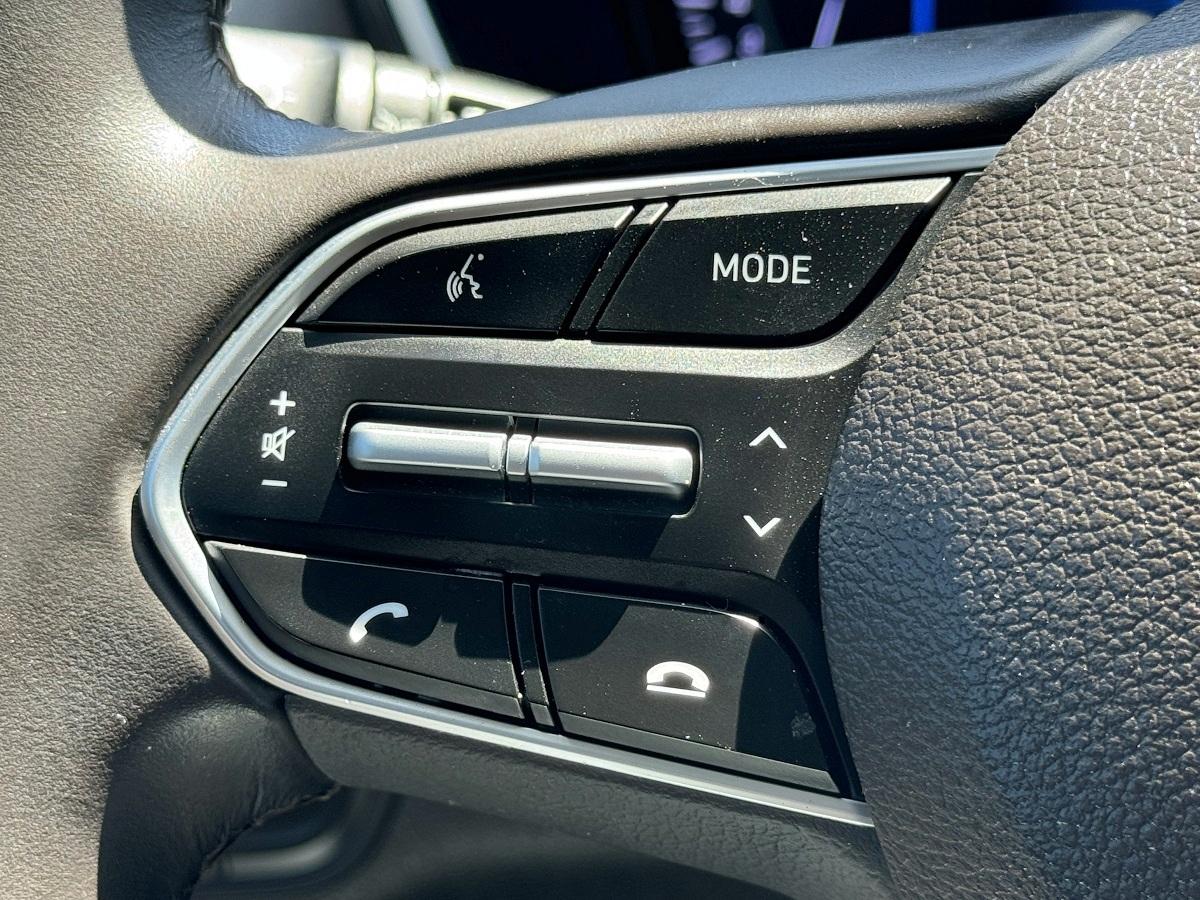 Hyundai Santa Fe SEL 2.4L Auto FWD 2020