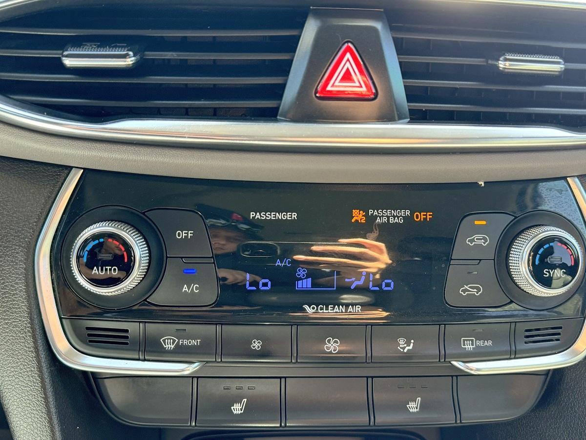 Hyundai Santa Fe SEL 2.4L Auto FWD 2020