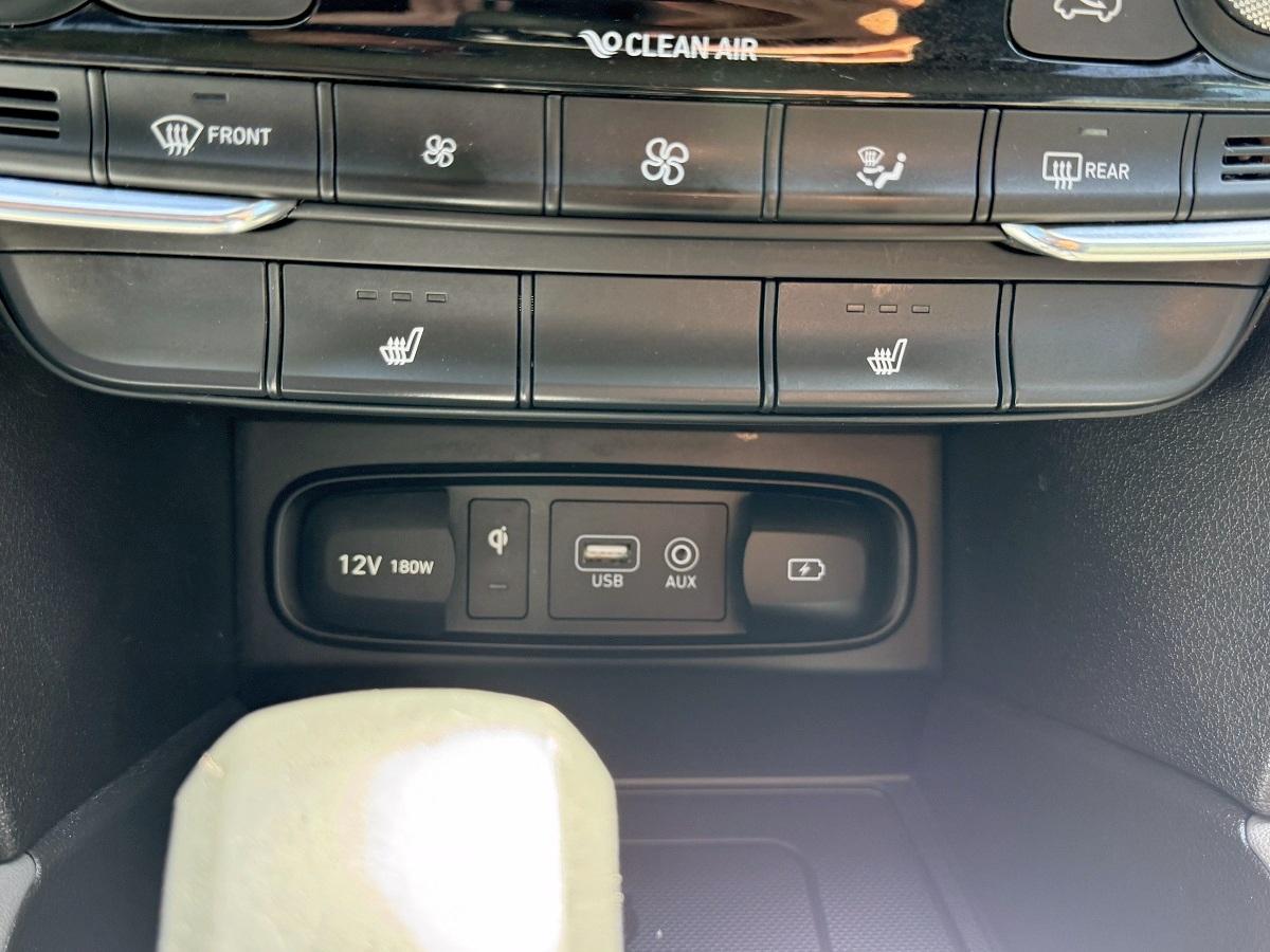 Hyundai Santa Fe SEL 2.4L Auto FWD 2020