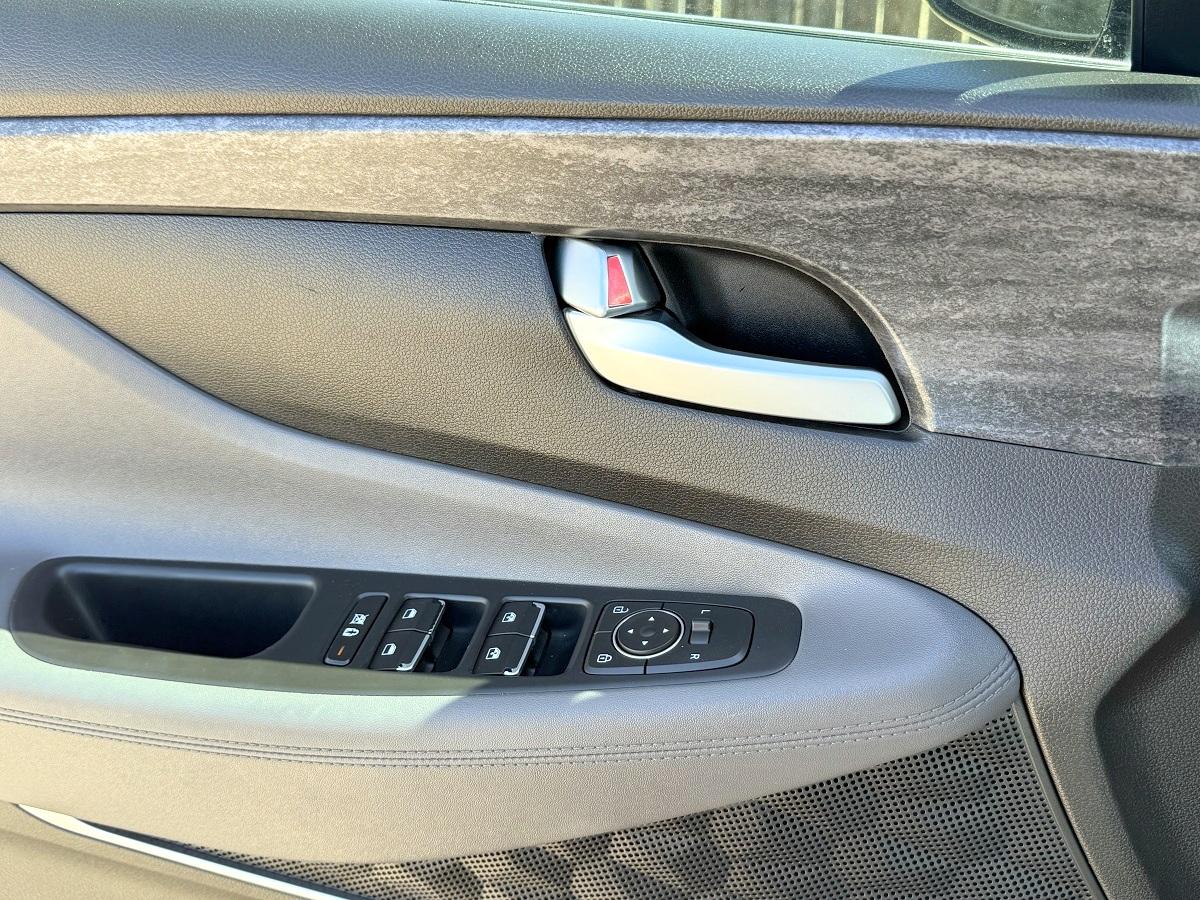 Hyundai Santa Fe SEL 2.4L Auto FWD 2020