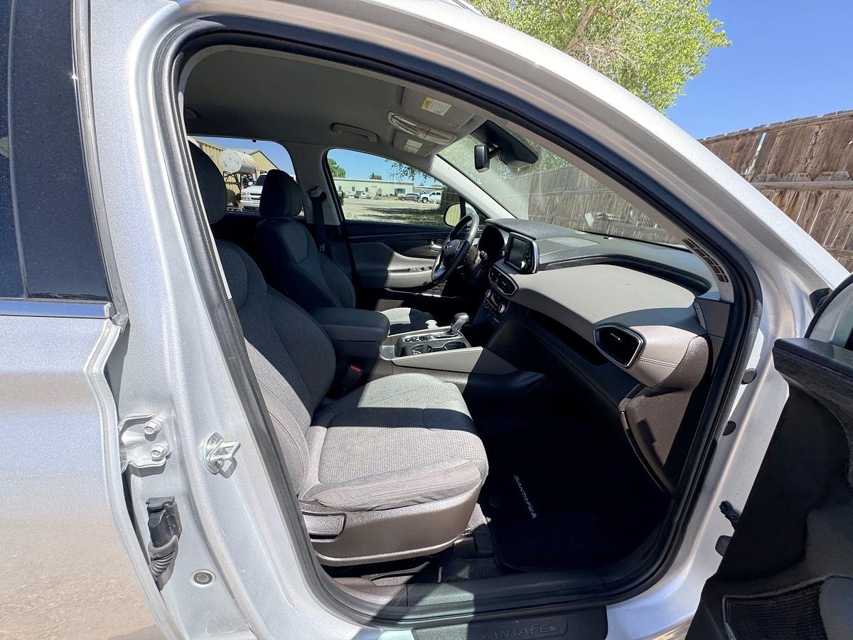 Hyundai Santa Fe SEL 2.4L Auto FWD 2020