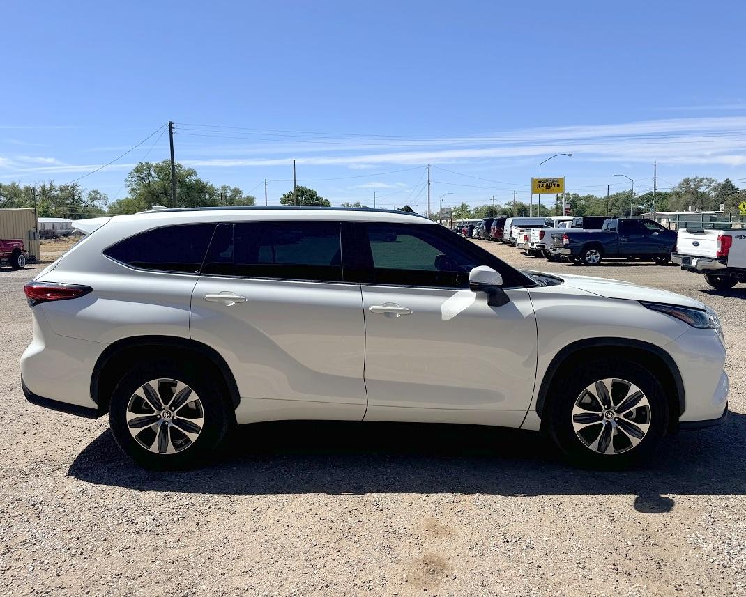 Toyota Highlander XLE FWD (Natl) 2021