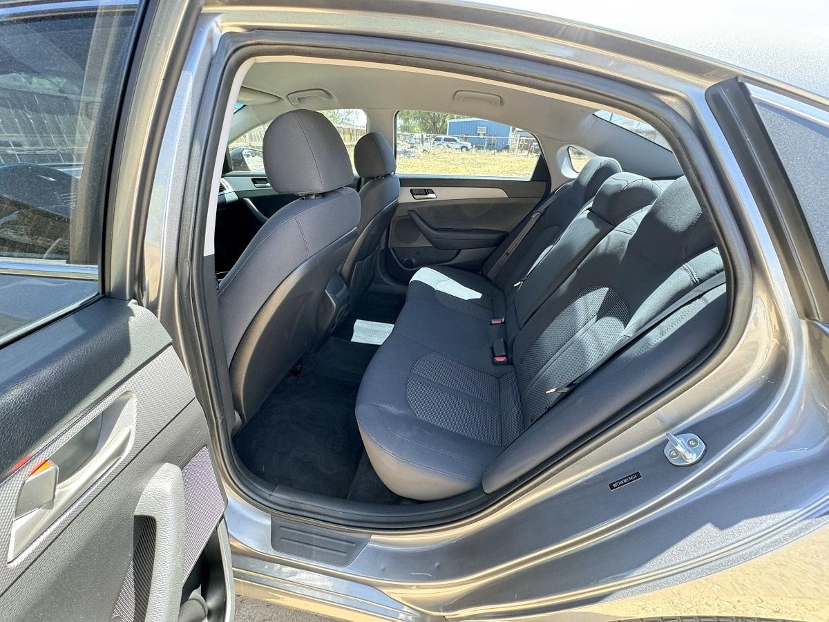 Hyundai Sonata SE 2.4L 2019
