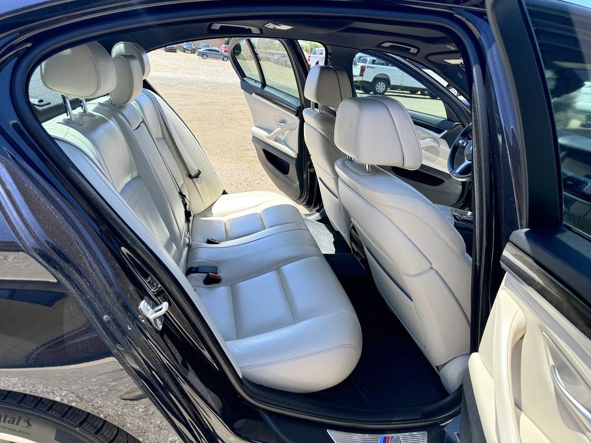 BMW 5 Series 4dr Sdn 535i RWD 2015