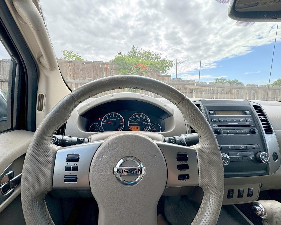 Nissan Frontier 2WD Crew Cab SWB Auto SL 2012
