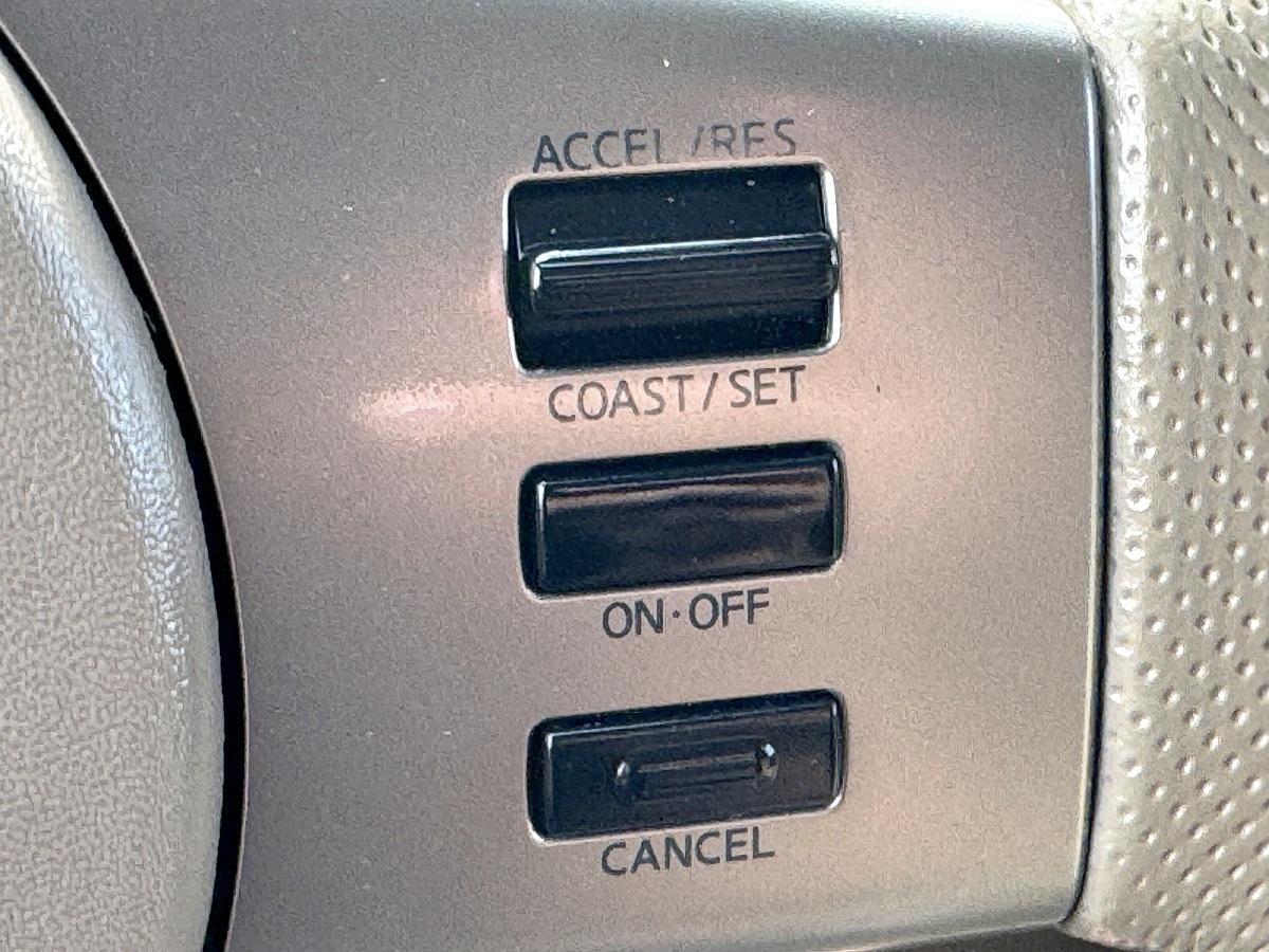 Nissan Frontier 2WD Crew Cab SWB Auto SL 2012