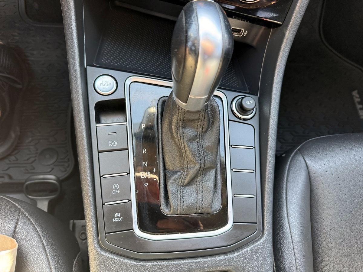 Volkswagen Jetta SEL Auto w/SULEV 2019