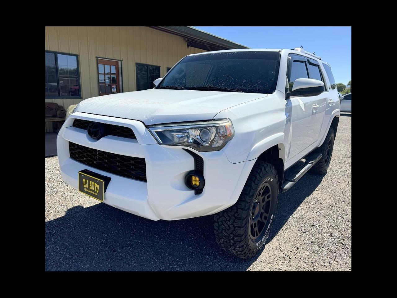 Toyota 4Runner SR5 4WD (Natl) 2017