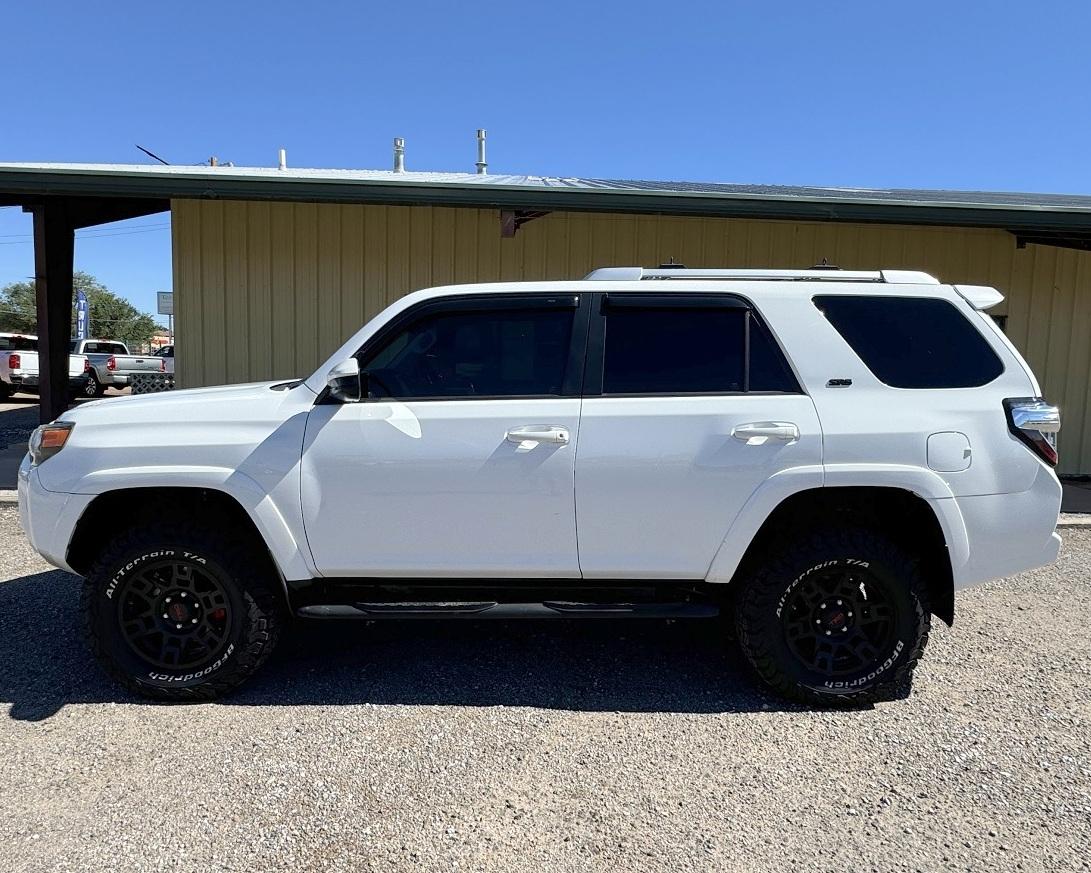 Toyota 4Runner SR5 4WD (Natl) 2017