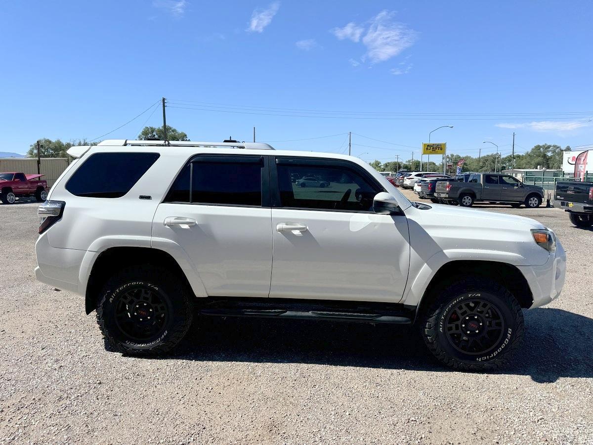 Toyota 4Runner SR5 4WD (Natl) 2017