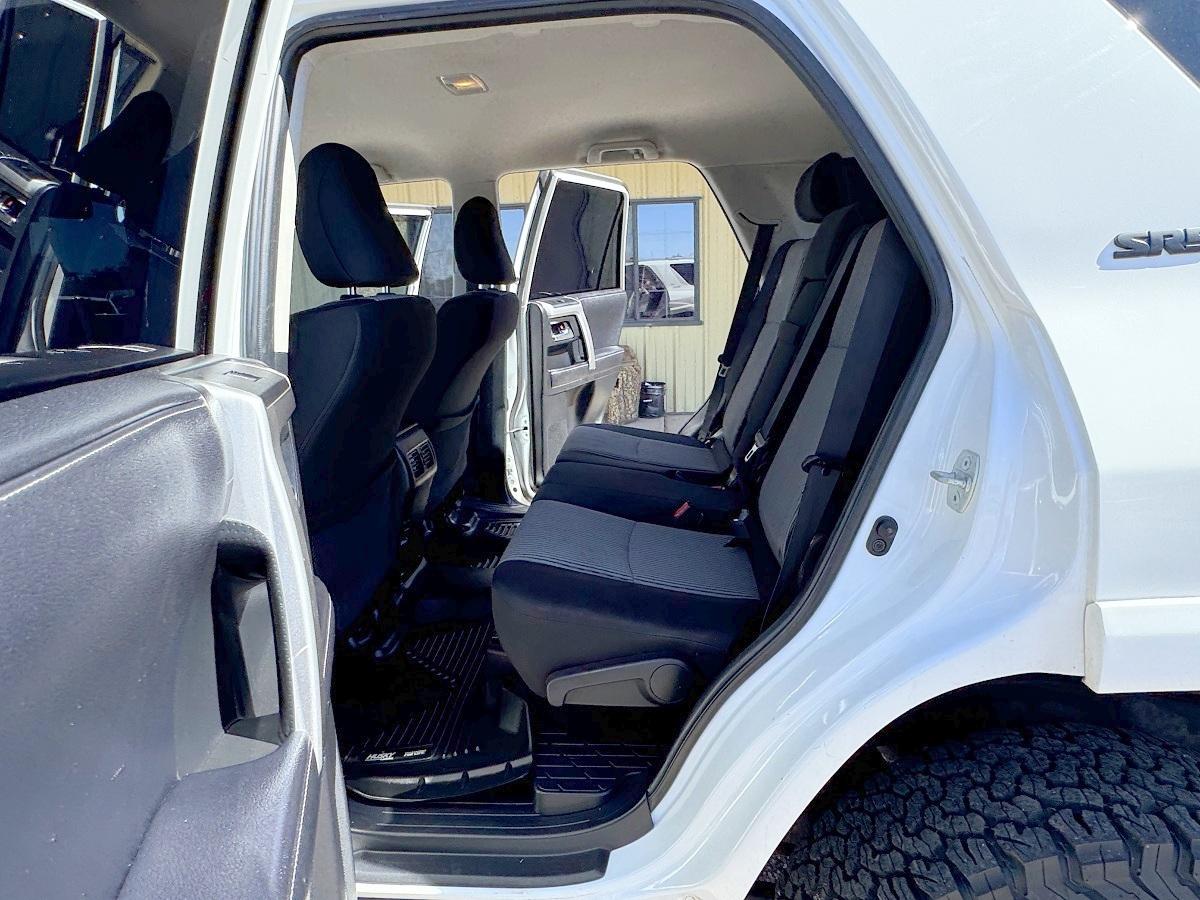 Toyota 4Runner SR5 4WD (Natl) 2017