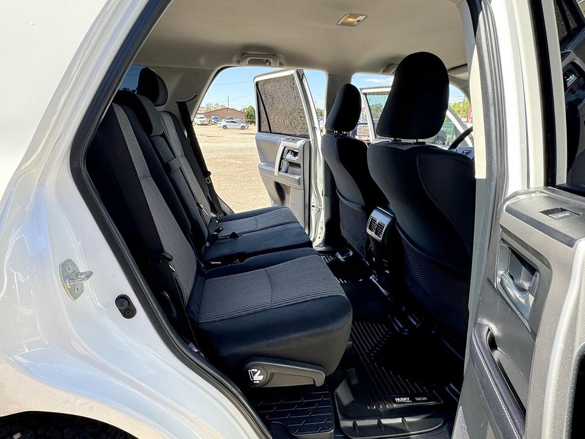 Toyota 4Runner SR5 4WD (Natl) 2017