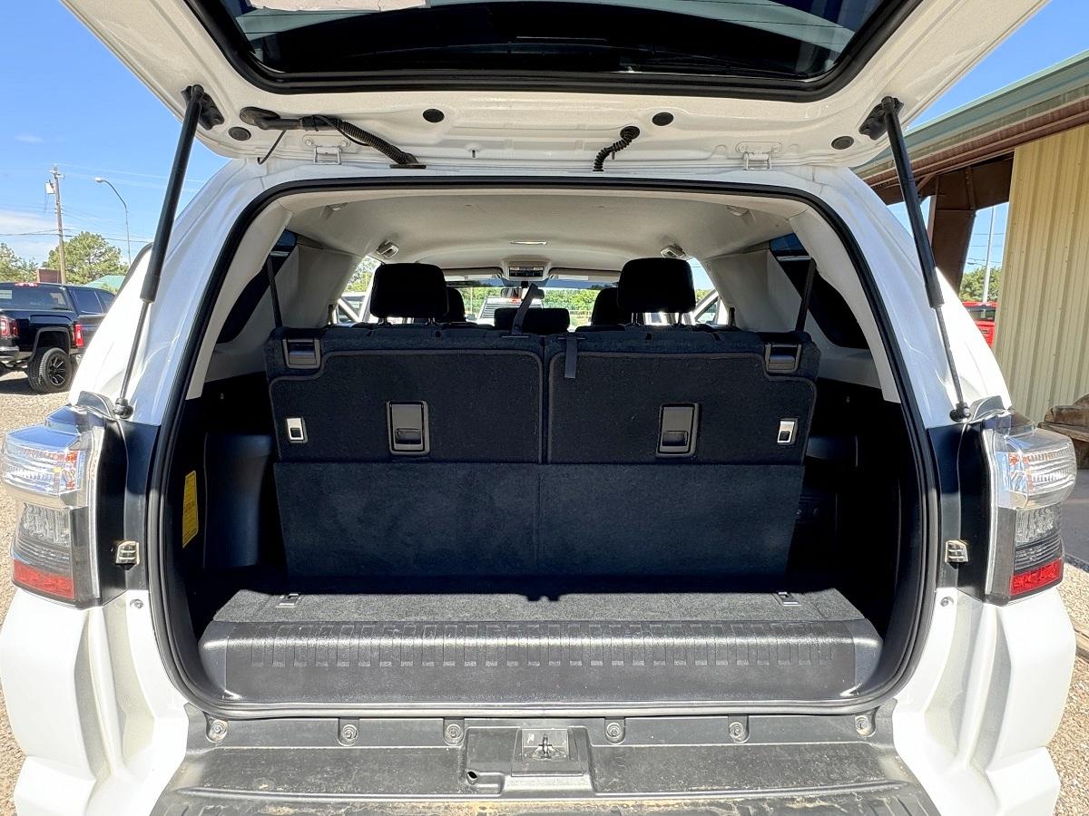 Toyota 4Runner SR5 4WD (Natl) 2017