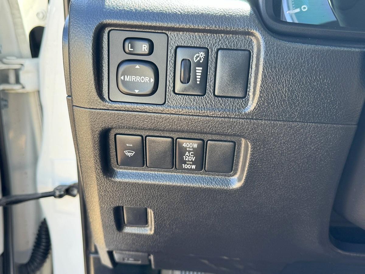 Toyota 4Runner SR5 4WD (Natl) 2017