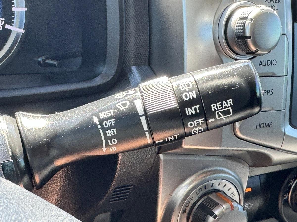 Toyota 4Runner SR5 4WD (Natl) 2017