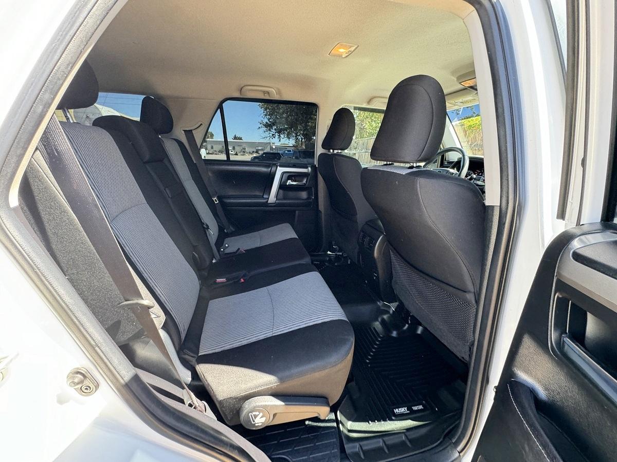 Toyota 4Runner SR5 4WD (Natl) 2017