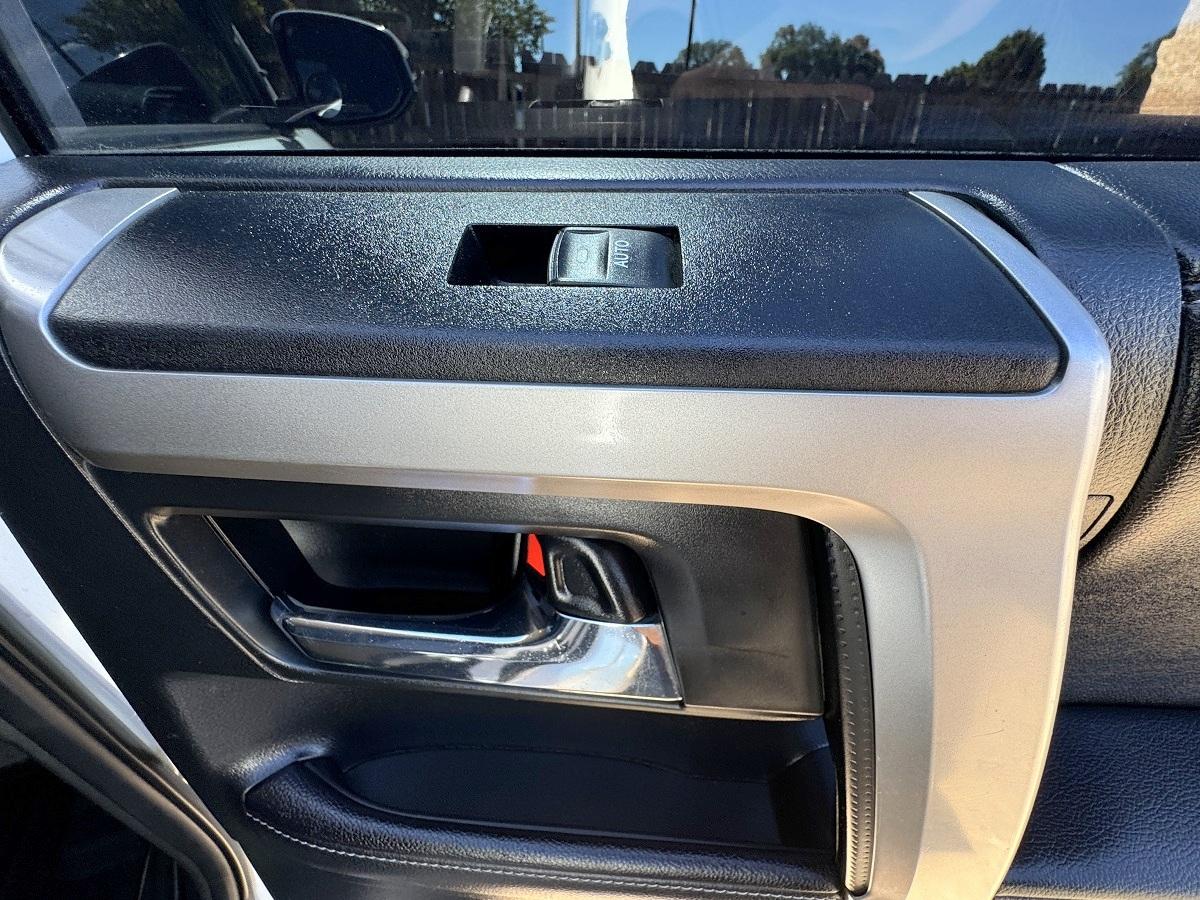 Toyota 4Runner SR5 4WD (Natl) 2017
