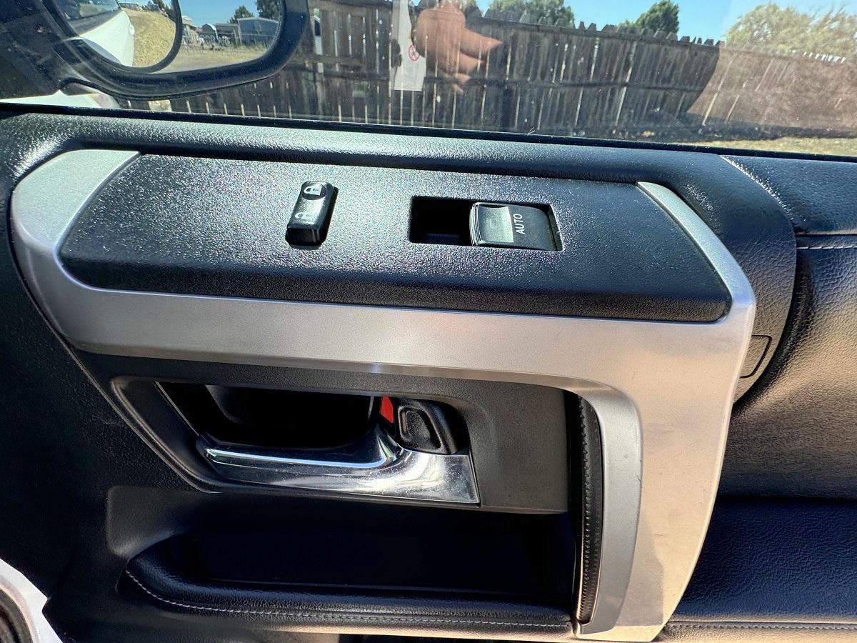 Toyota 4Runner SR5 4WD (Natl) 2017