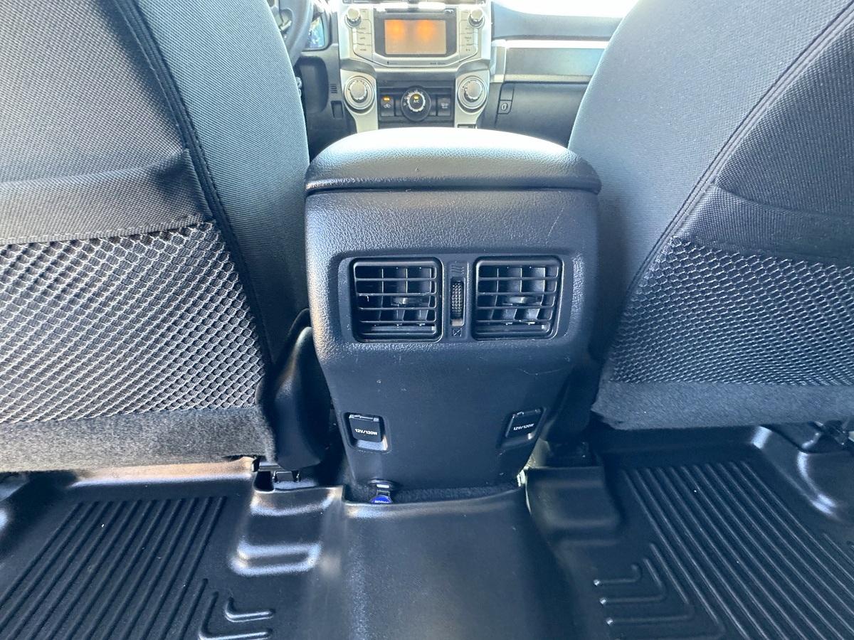 Toyota 4Runner SR5 4WD (Natl) 2017