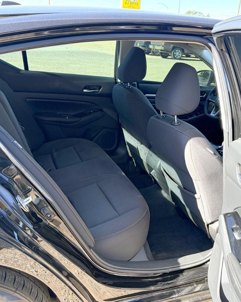 Nissan Altima 2.5 SV Sedan 2021