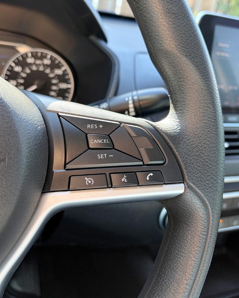Nissan Altima 2.5 SV Sedan 2021