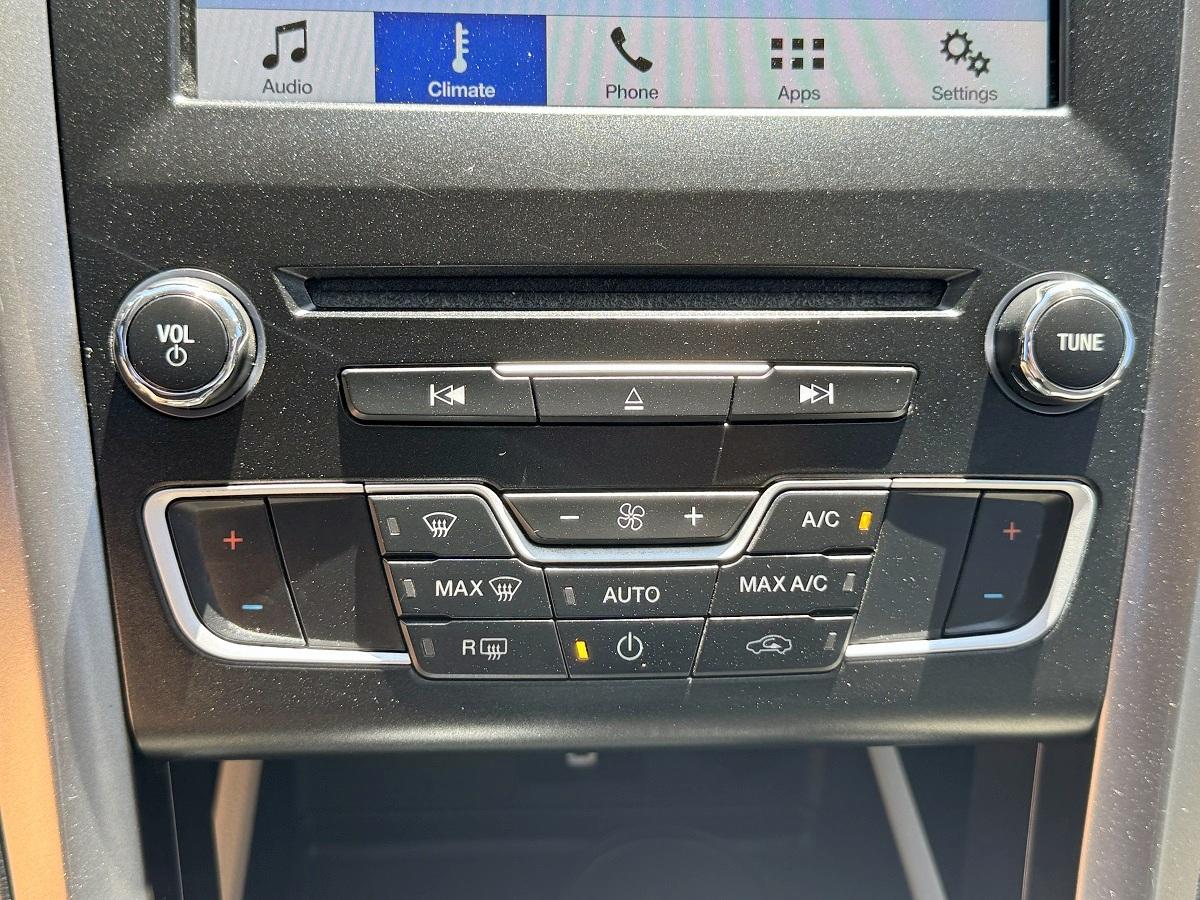 Ford Fusion SE FWD 2017