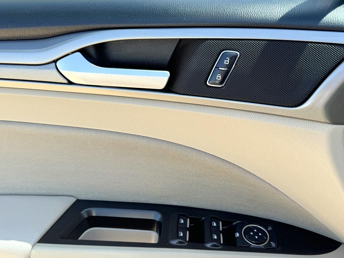 Ford Fusion SE FWD 2017