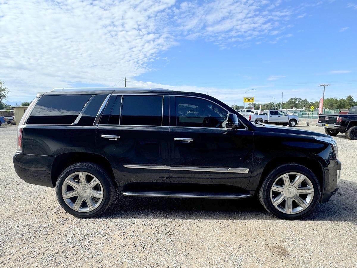 Cadillac Escalade 4WD 4dr Luxury 2018