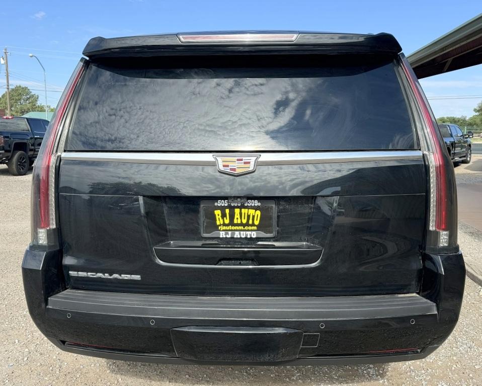 Cadillac Escalade 4WD 4dr Luxury 2018