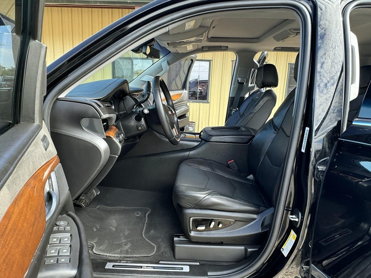 Cadillac Escalade 4WD 4dr Luxury 2018