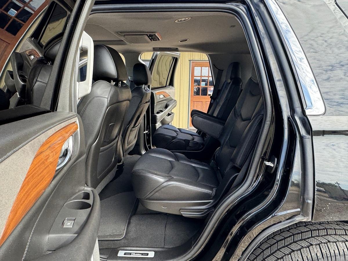 Cadillac Escalade 4WD 4dr Luxury 2018