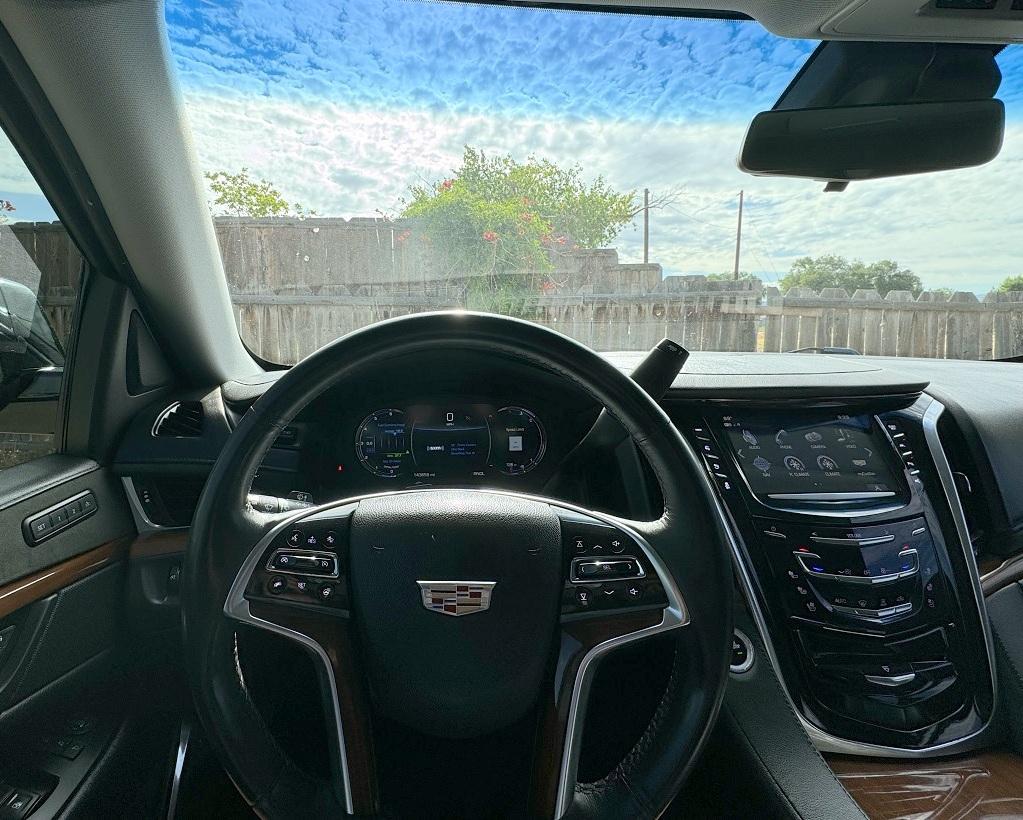 Cadillac Escalade 4WD 4dr Luxury 2018