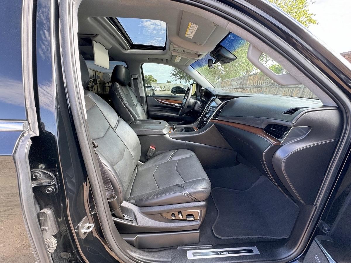 Cadillac Escalade 4WD 4dr Luxury 2018
