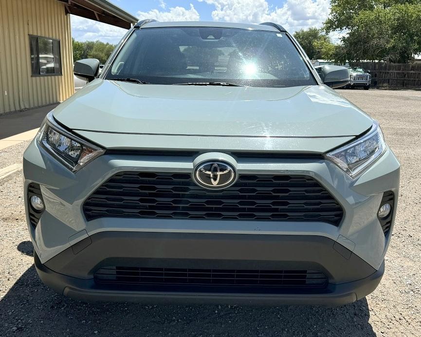 Toyota RAV4 XLE Premium FWD (Natl) 2021