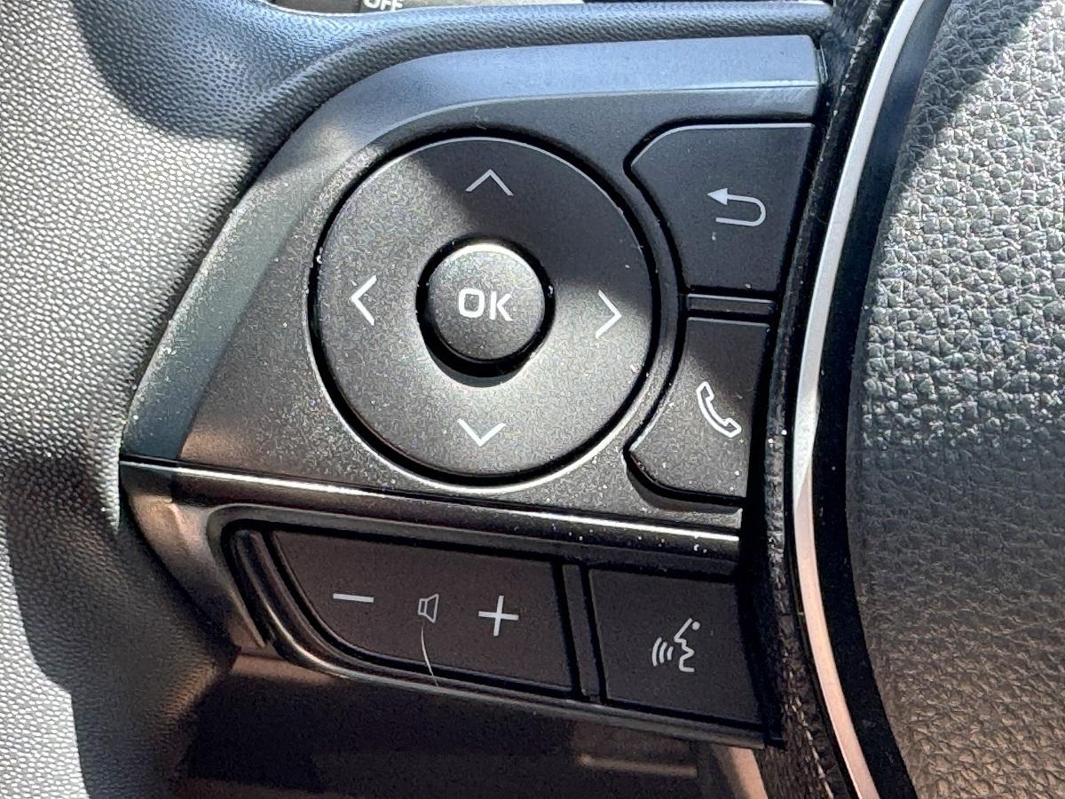 Toyota RAV4 XLE Premium FWD (Natl) 2021