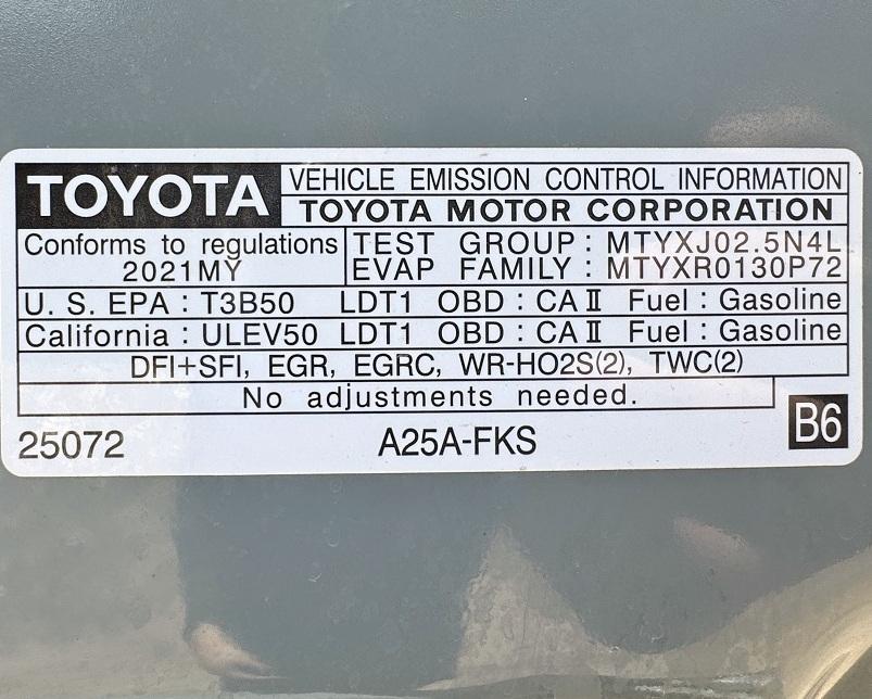 Toyota RAV4 XLE Premium FWD (Natl) 2021