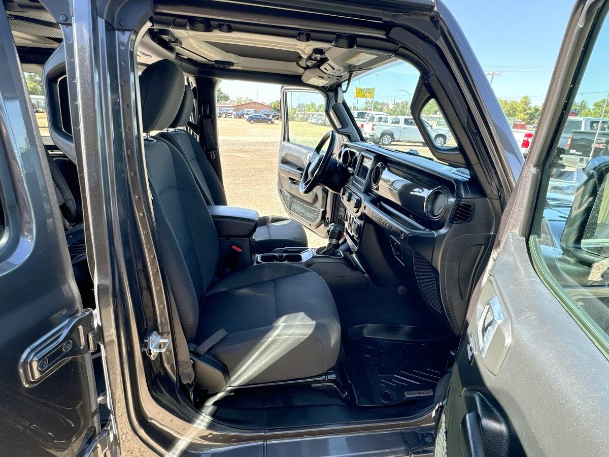 Jeep Wrangler Unlimited Sahara 4WD 2021
