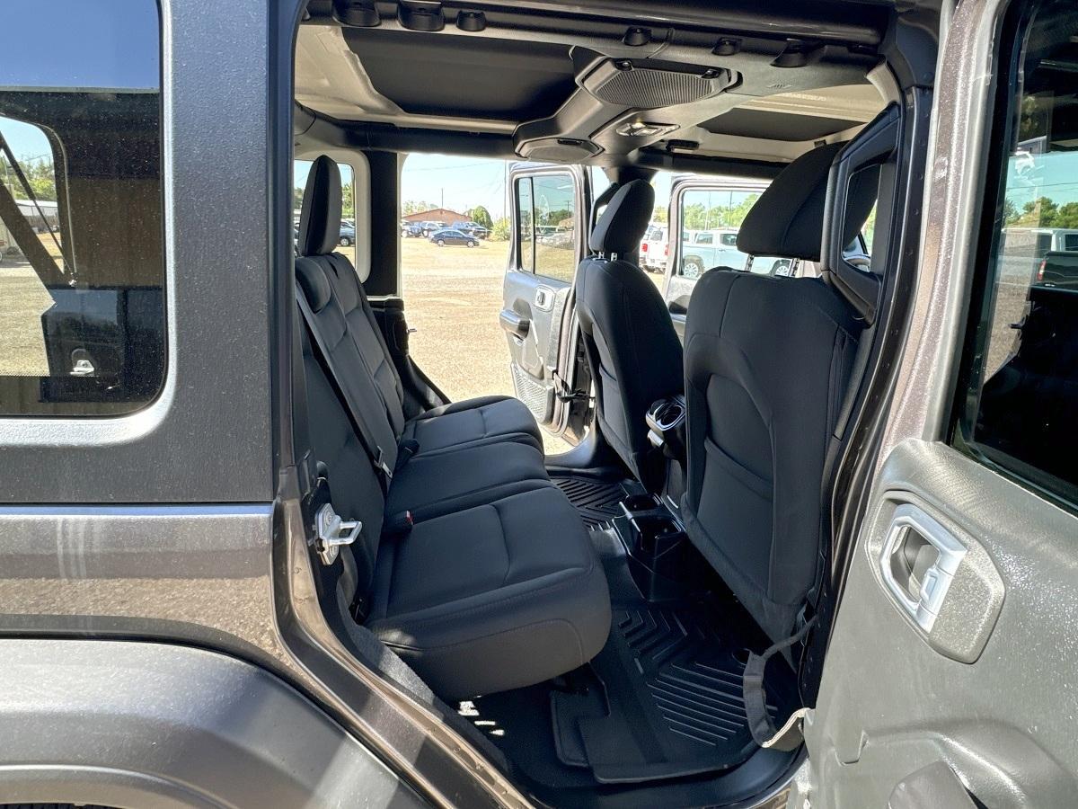 Jeep Wrangler Unlimited Sahara 4WD 2021