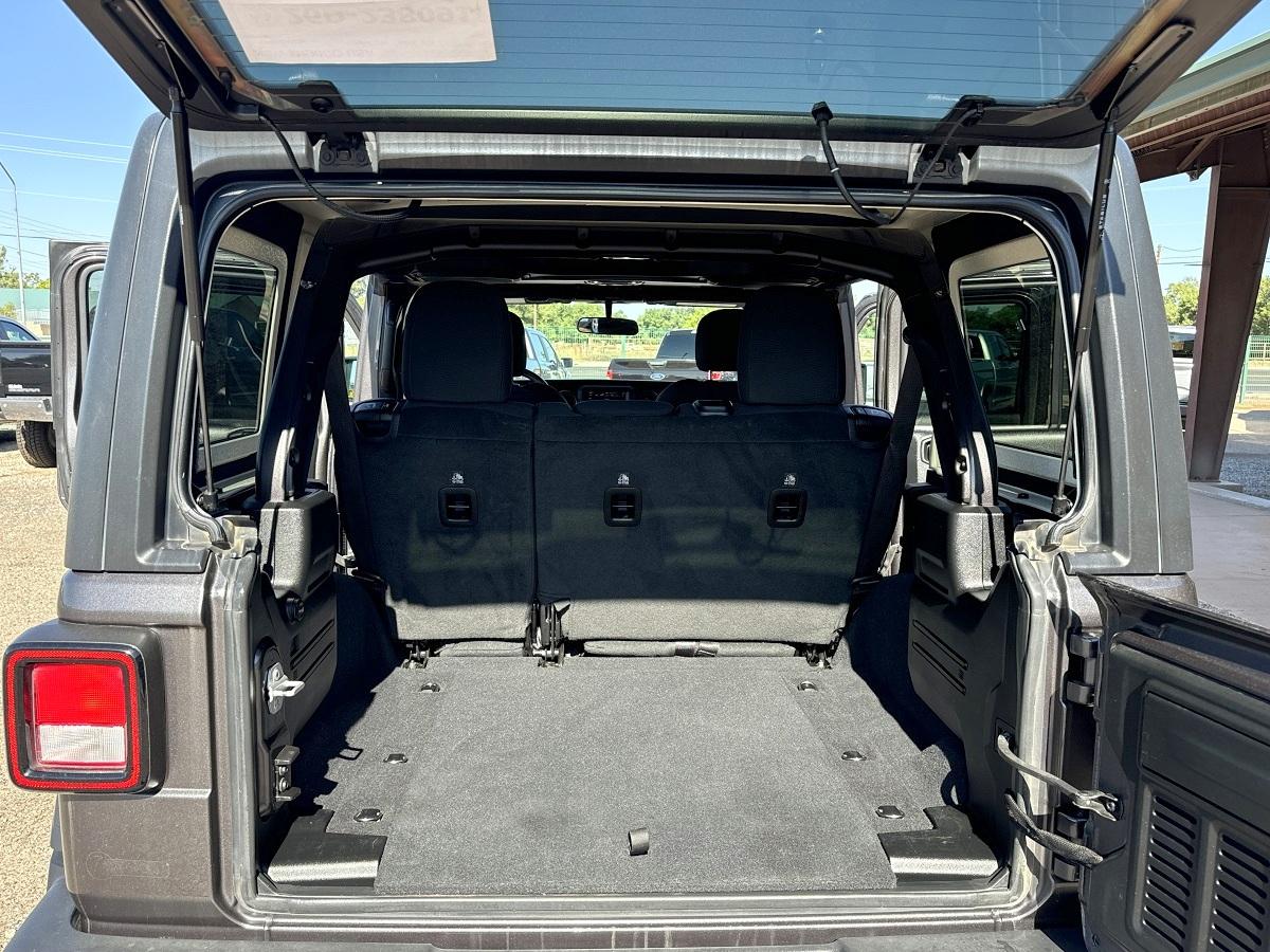 Jeep Wrangler Unlimited Sahara 4WD 2021